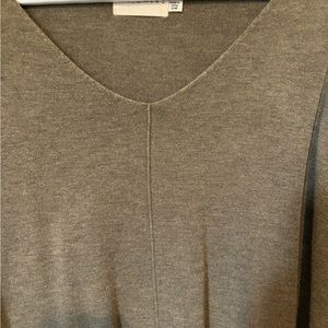 Like new Dreamers v-neck soft green sweater